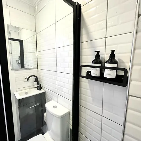 5 Bedroom 5 Bathroom, Newly Renovated At The Heart Of The Villa Istanbul