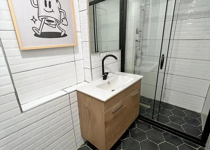 Villa 5 Bedroom 5 Bathroom, Newly Renovated At The Heart Of The Istanbul