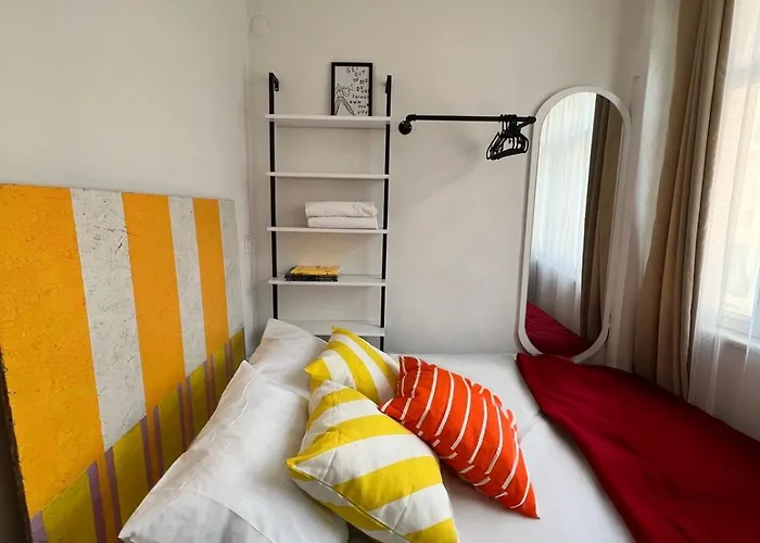 Villa 5 Bedroom 5 Bathroom, Newly Renovated At The Heart Of The *