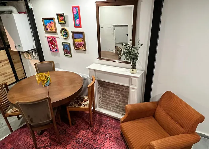 Villa 5 Bedroom 5 Bathroom, Newly Renovated At The Heart Of The Istanbul