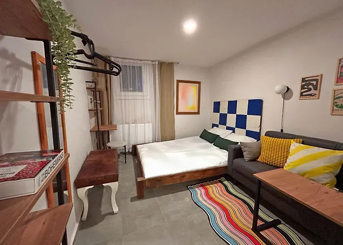 5 Bedroom 5 Bathroom, Newly Renovated At The Heart Of The Villa *