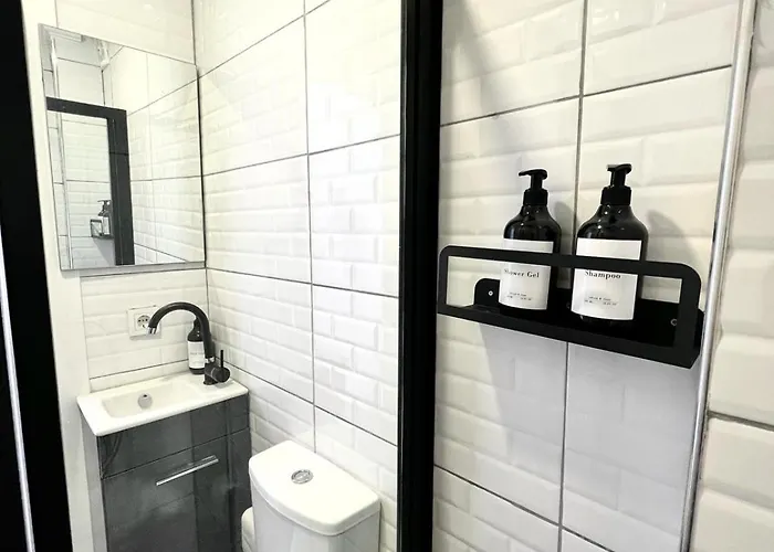 5 Bedroom 5 Bathroom, Newly Renovated At The Heart Of The Villa Istanbul