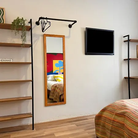 5 Bedroom 5 Bathroom, Newly Renovated At The Heart Of The